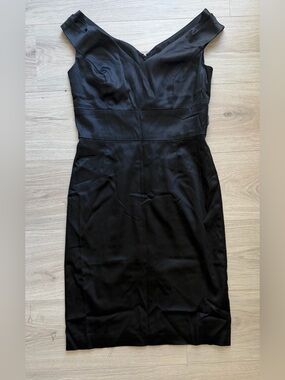 Classic Black Sheath Dress - Elegant V‑Neck Women's Dress